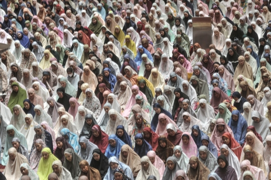 Tarawih Perdana Ramadan 1444 Hijriah, Ribuan Umat Muslim Penuhi Masjid Istiqlal