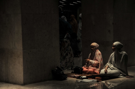 Tarawih Perdana Ramadan 1444 Hijriah, Ribuan Umat Muslim Penuhi Masjid Istiqlal