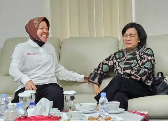 Penuh Tantangan, Begini Cerita Seru dari Menteri Risma Bikin Sri Mulyani Salut