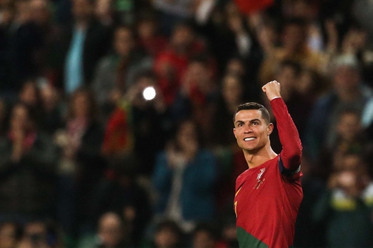 Aksi Ronaldo Bawa Portugal Pesta Gol dan Cetak Rekor Baru