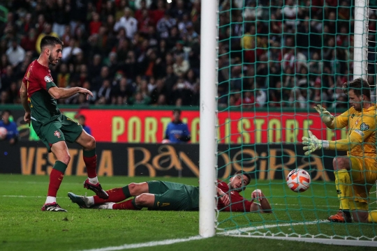 Aksi Ronaldo Bawa Portugal Pesta Gol dan Cetak Rekor Baru