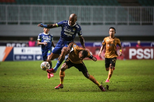 Tumbangkan Bhayangkara FC, Persib Jaga Peluang Juara