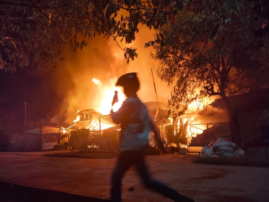 Kebakaran Besar Melanda Pondok Kopi, Tempat Usaha hingga Peternakan Ludes Terbakar