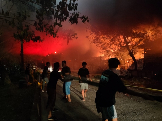 Kebakaran Besar Melanda Pondok Kopi, Tempat Usaha hingga Peternakan Ludes Terbakar