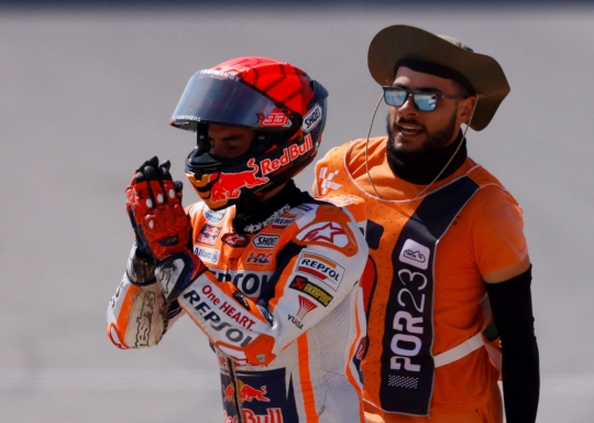 Tampil Agresif hingga Tabrak Miguel Oliveira, Marc Marquez Minta Maaf di Depan Fans