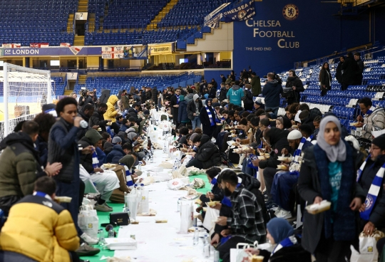 Indahnya Momen Kebersamaan Buka Puasa Bareng Chelsea di Stamford Bridge