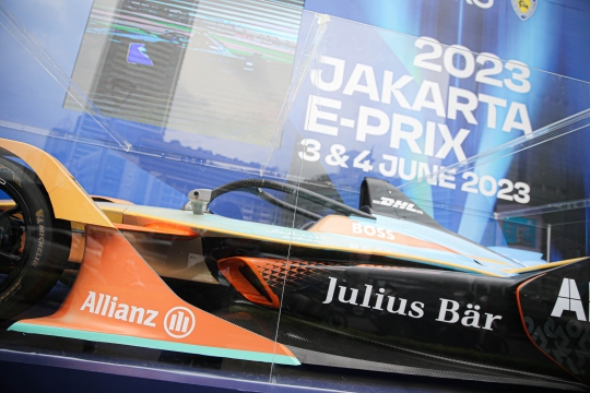 Jelang Balapan Juni, Mobil Formula E Mejeng di Bundaran HI