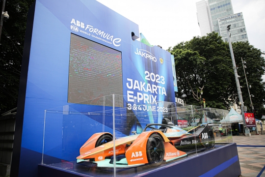 Jelang Balapan Juni, Mobil Formula E Mejeng di Bundaran HI