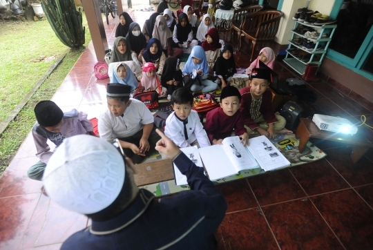 Mengisi Bulan Ramadan dengan Belajar Mengaji & Bahasa Arab di Teras Salimah