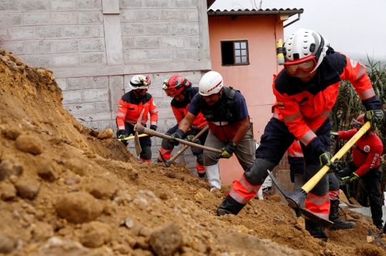 Longsor Mengerikan Kubur Ratusan Rumah di Ekuador