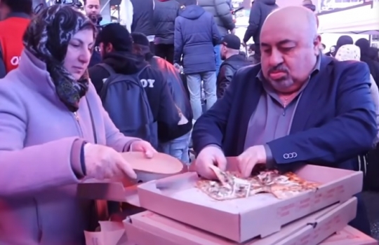 Potret Muslim Amerika Serikat Salat Tarawih di Times Square New York