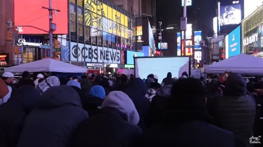 Potret Muslim Amerika Serikat Salat Tarawih di Times Square New York