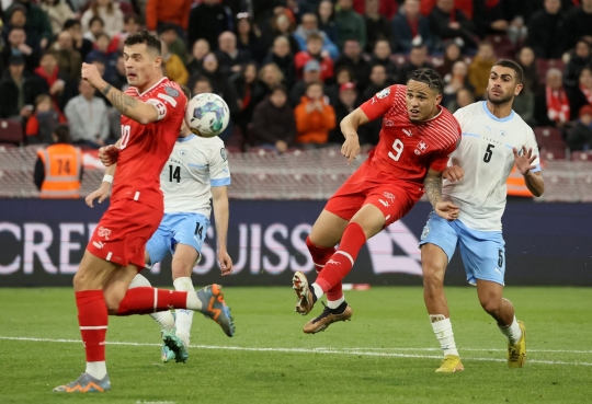 Kibaran Bendera Palestina Warnai Laga Swiss vs Israel di Kualifikasi Euro 2024