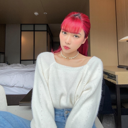 6 Potret Cantik Isyana Sarasvati di Korea Selatan, Dikira Lisa Blackpink