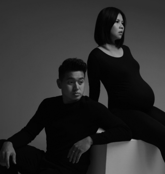 Tampil Beda, Intip Pemotretan Maternity Shoot Greysia Polii