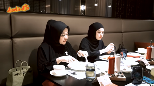 Pesona Aurel Hermansyah & Geng Mamayuu saat Bukber, Cantik Semua Pakai Pakaian Syar'i