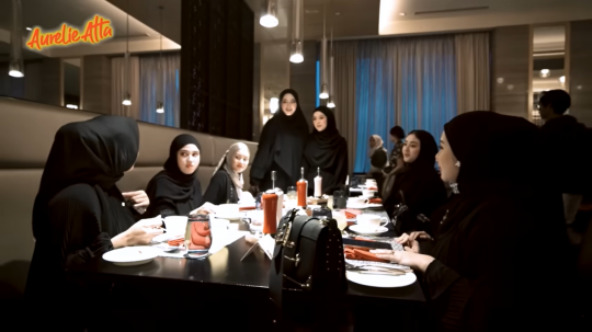 Pesona Aurel Hermansyah & Geng Mamayuu saat Bukber, Cantik Semua Pakai Pakaian Syar'i