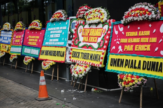 Karangan Bunga Penuhi Kantor PSSI Imbas Indonesia Batal Gelar Piala Dunia U-20 2023
