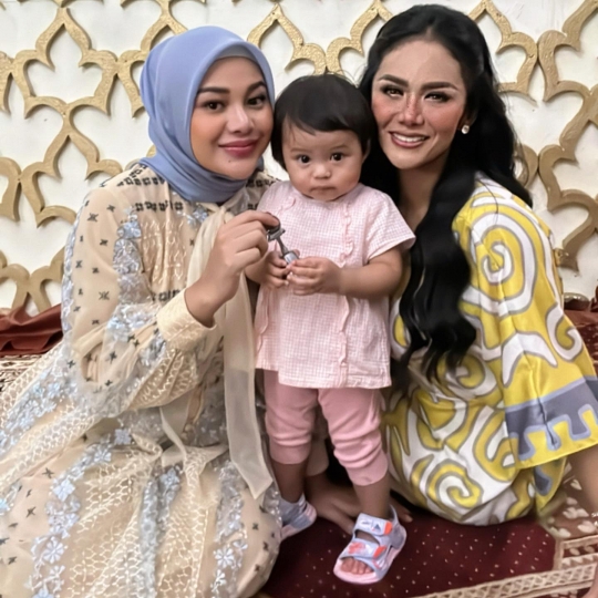 Momen Aurel Bukber di Rumah Krisdayanti, Ada Sosok 'Malaikat Kecil' jadi Kesayangan