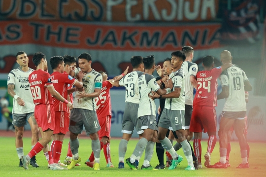 Momen Persija Tumbangkan Persib 2-0, Persaingan Runner Up Makin Ketat