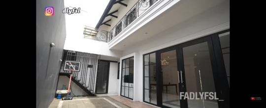 10 Potret Rumah Baru Fadly Faisal Seharga Belasan Miliar, Mewah Tak Kalah dengan Fuji