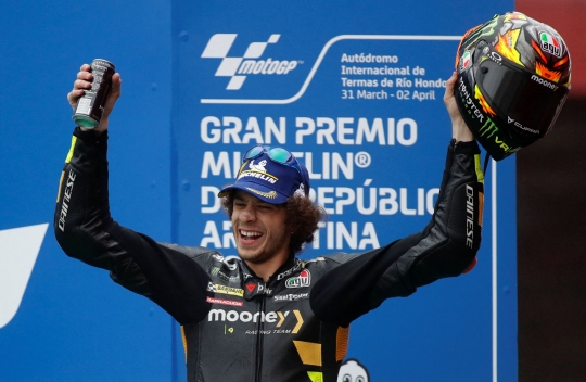 Taklukan Trek Basah, Marco Bezzecchi, Murid Valentino Rossi Juara MotoGP Argentina