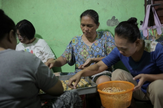 Pembuatan Kue Kering di Kwitang Mulai Kebanjiran Order Jelang Lebaran