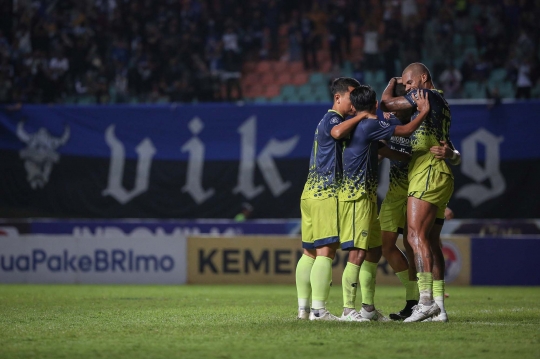 Persib Bandung Bungkam Persis Solo 3-1