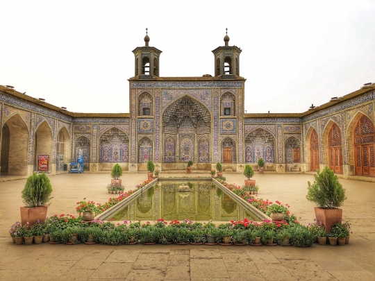 10 Fakta Menarik Masjid Nasir al-Mulk, Pink Mosque yang Dicari Para Pelancong di Iran