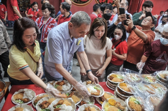 Kesederhanaan Jusuf Hamka Buka Puasa Bersama di Wihara Dharma Bhakti