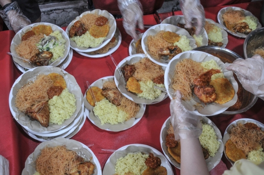 Kesederhanaan Jusuf Hamka Buka Puasa Bersama di Wihara Dharma Bhakti