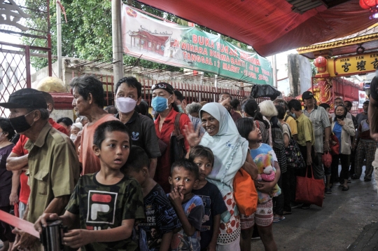 Kesederhanaan Jusuf Hamka Buka Puasa Bersama di Wihara Dharma Bhakti