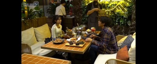 Romantis Banget Ummi Quary dan Kenzy Makan Bareng di Restoran Mewah, Bikin Baper