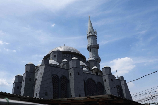 Uniknya Masjid Jami Al Fajri di Pasar Minggu Mirip Masjid Biru Turki