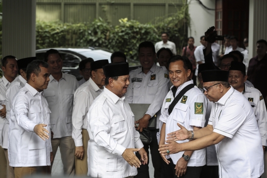 Usai Hary Tanoe, Giliran Yusril Ihza Mahendra Sambangi Prabowo Bahas Koalisi Besar