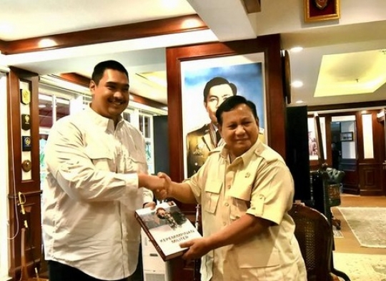 Potret Gagah Menpora Saat Berkunjung ke Kemhan, Salam Sambil Membungkuk Ke Prabowo