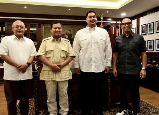 Potret Gagah Menpora Saat Berkunjung ke Kemhan, Salam Sambil Membungkuk Ke Prabowo