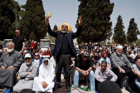 Ribuan Muslim Palestina Padati Masjid Al-Aqsa Pasca-serangan Israel