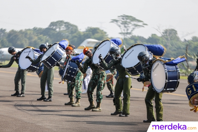 Foto : Atraksi Pasukan Meriahkan HUT Ke-77 TNI AU | Merdeka.com