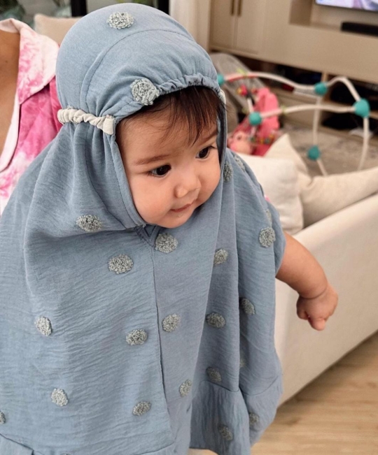 Chubby Menggemaskan Kayak Boneka, Ini 6 Potret Baby Kay Anak Kedua Tarra Budiman