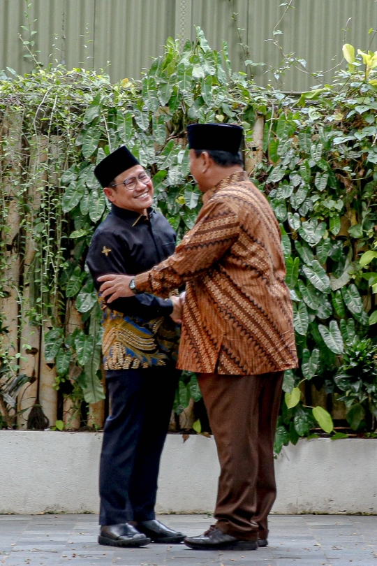 Kemesraan Prabowo dan Cak Imin Kompak Berbatik Bertemu di Kertanegara