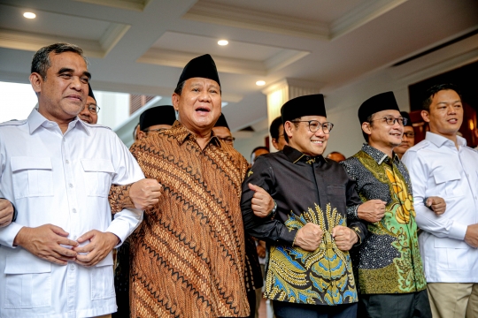 Kemesraan Prabowo dan Cak Imin Kompak Berbatik Bertemu di Kertanegara