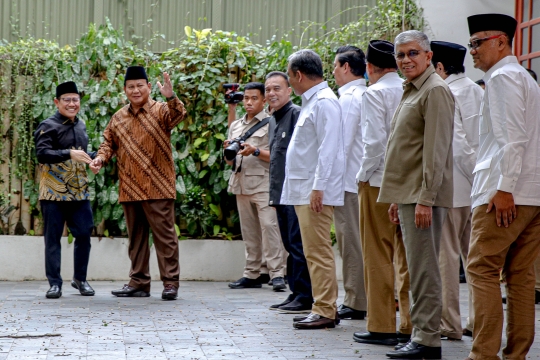 Kemesraan Prabowo dan Cak Imin Kompak Berbatik Bertemu di Kertanegara