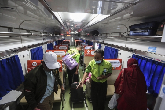 Arus Mudik Lebaran 2023 di Stasiun Pasar Senen Terpantau Normal