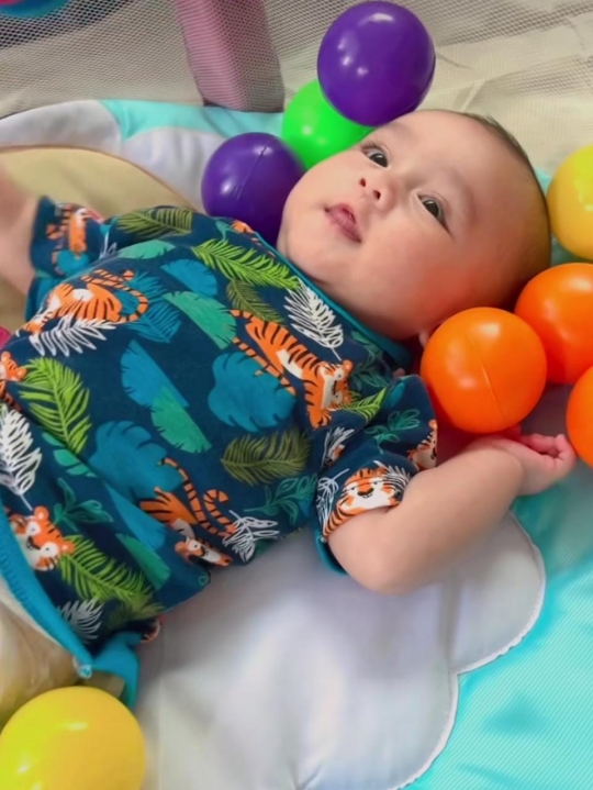 Ganteng & Menggemaskan, 6 Potret Baby Zayn Anak Aditya Zoni - Mirip Banget Sang Mama