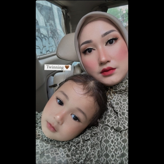 Menginjak 2,5 Tahun, Ini Potret Rumi Anak Dian Pelangi Disebut 'Twins' dengan Ibunda