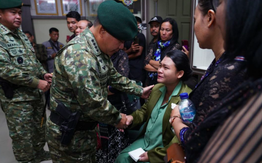 Kasad Jenderal Dudung Berduka, Beri Hormat Langsung di Depan Jenazah