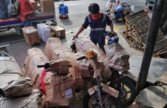 Laris Manis Jasa Pengiriman Motor Pemudik Jelang Lebaran