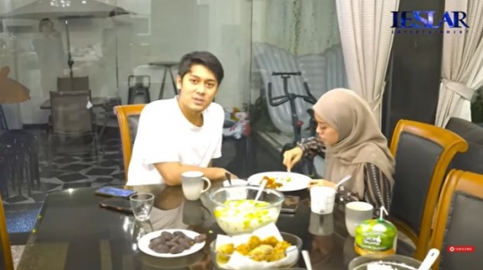 Momen Suap-suapan Lesti Kejora dengan Rizky Billar, Bikin Netizen Baper