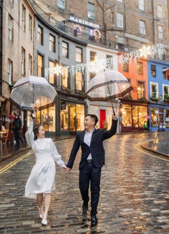 Potret Prewedding Gritte Agatha & Arif di Edinburgh, Sepatu Kebesaran jadi Sorotan